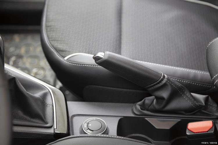 汽车内饰件控温方式及其油温机控温效果分析